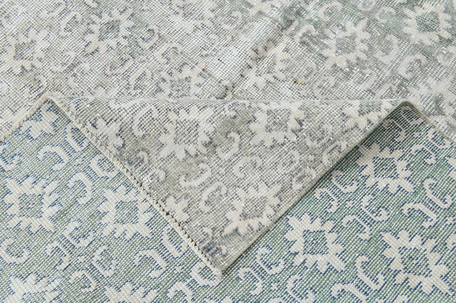 5'4'' x 8'9'' Handmade Vintage Wool Rug - 23033 - 16