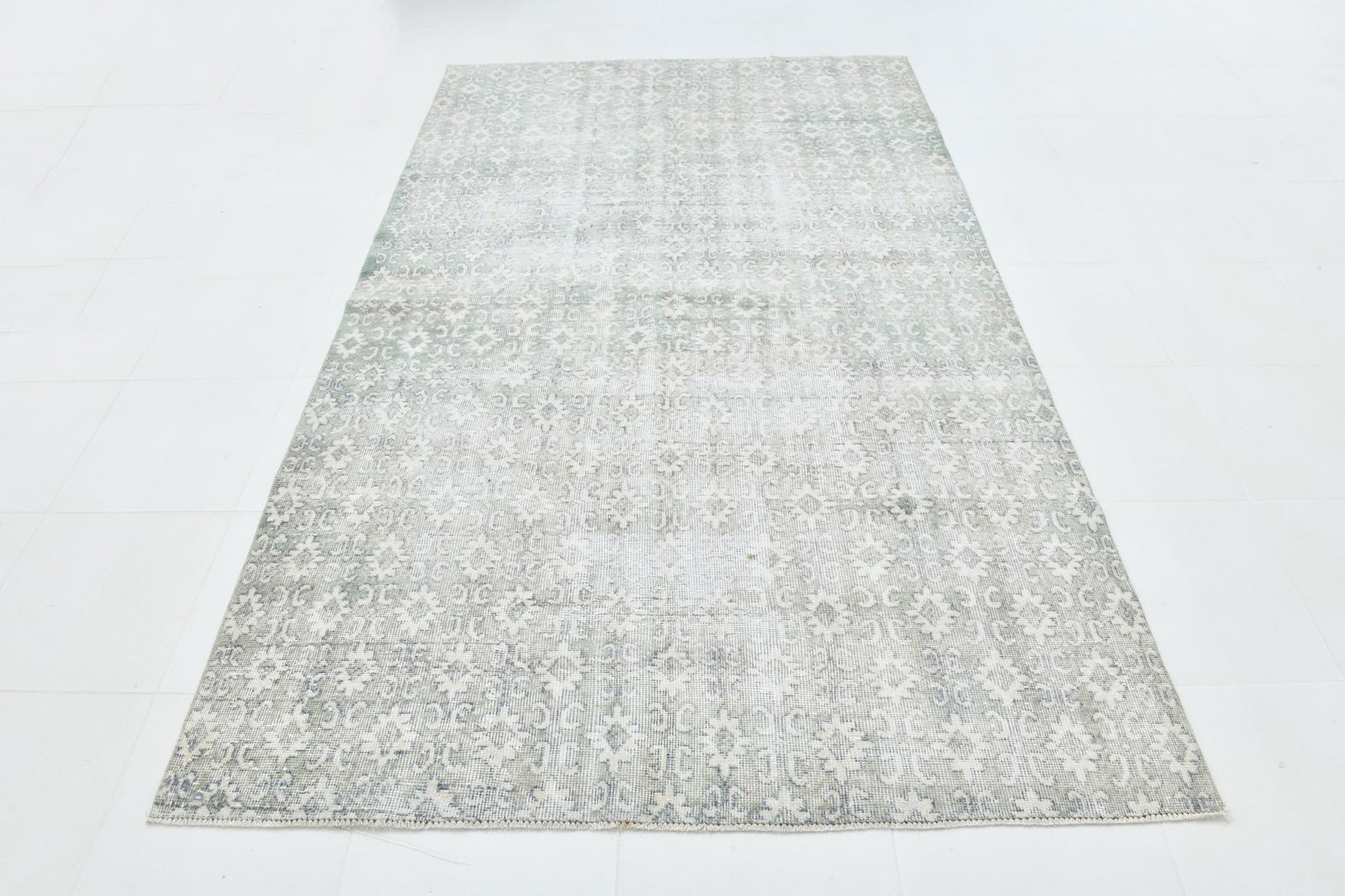 5'4'' x 8'9'' Handmade Vintage Wool Rug - 23033 - 18