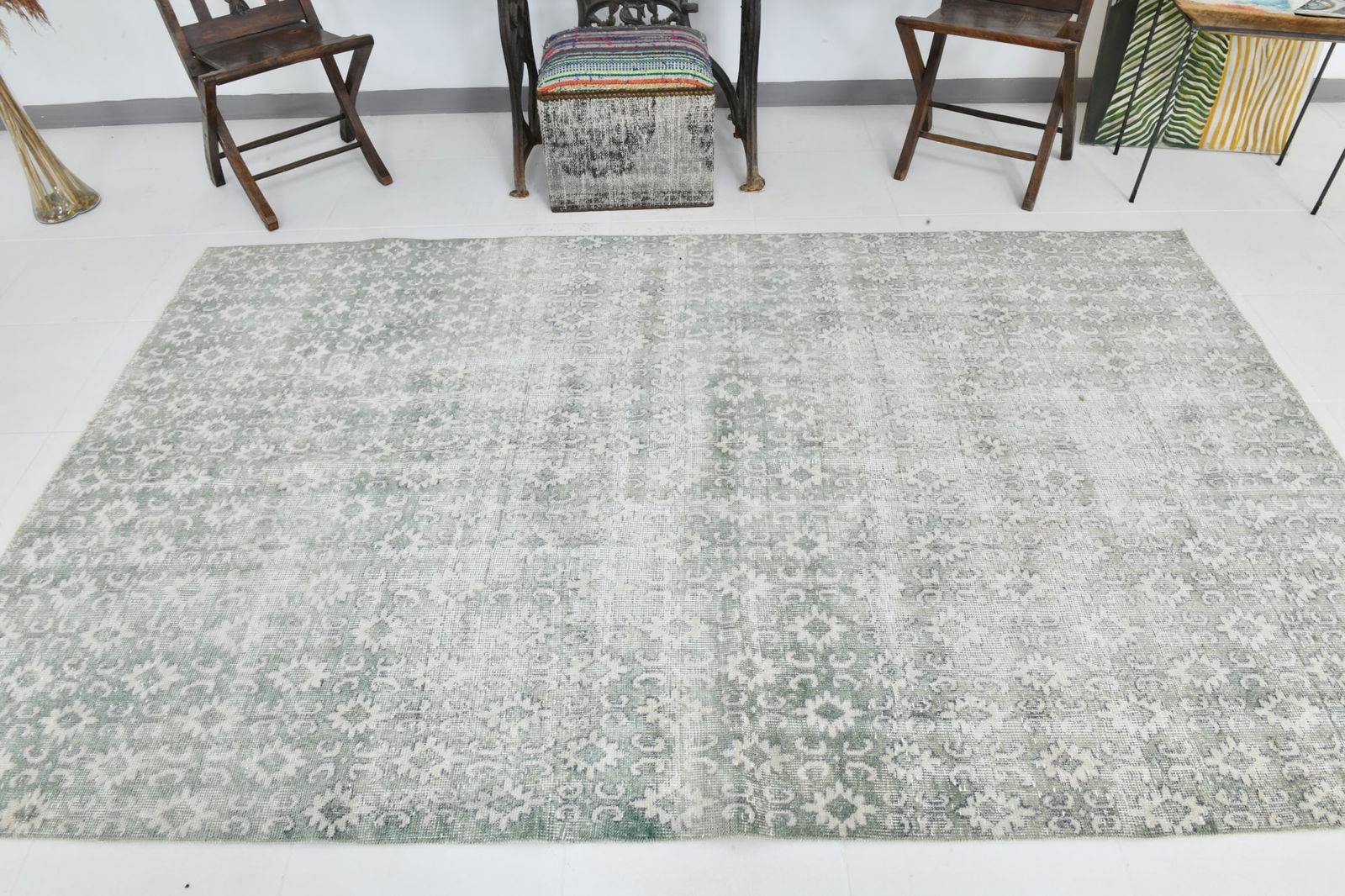 5'4'' x 8'9'' Handmade Vintage Wool Rug - 23033 - 3