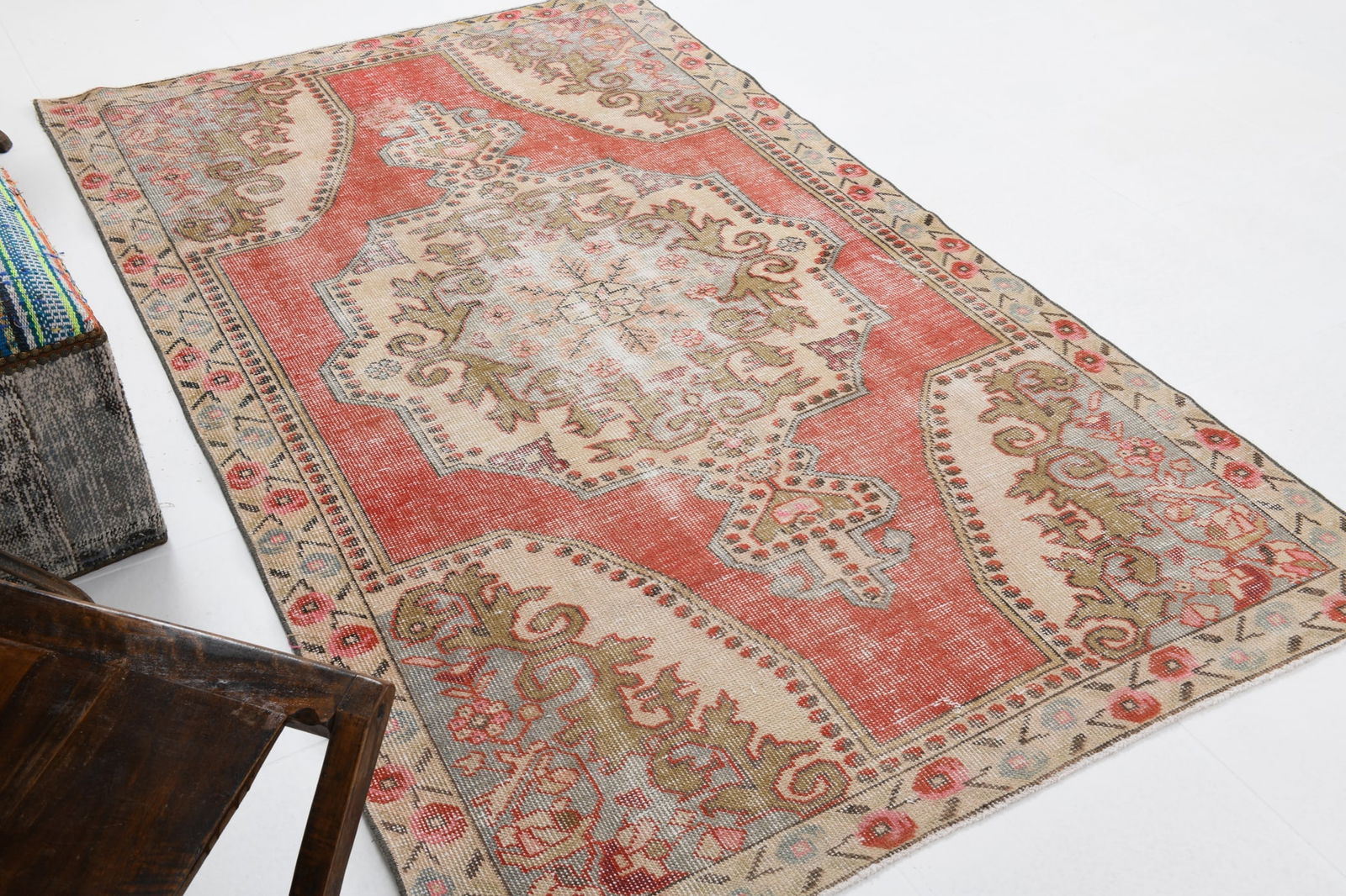 4'4'' x 7'4'' Handmade Vintage Wool Patchwork Rug - 1908 - 6