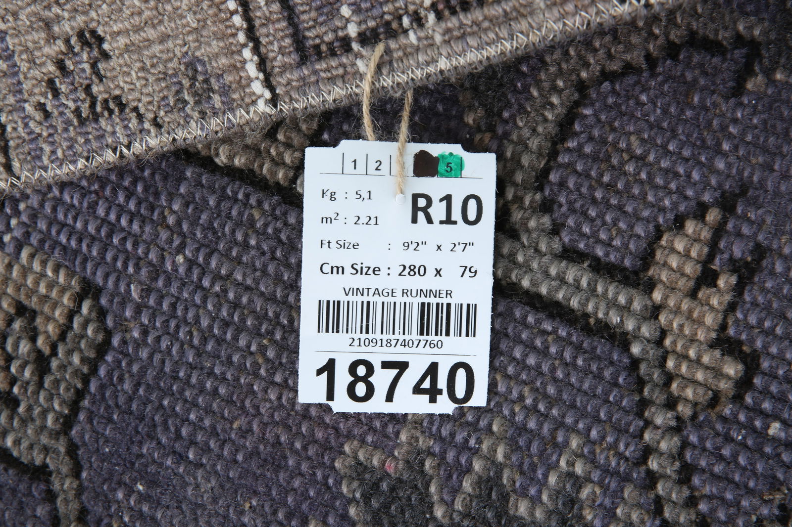 2'7'' x 9'2'' Handmade Vintage Wool Rug - 18740 - 18