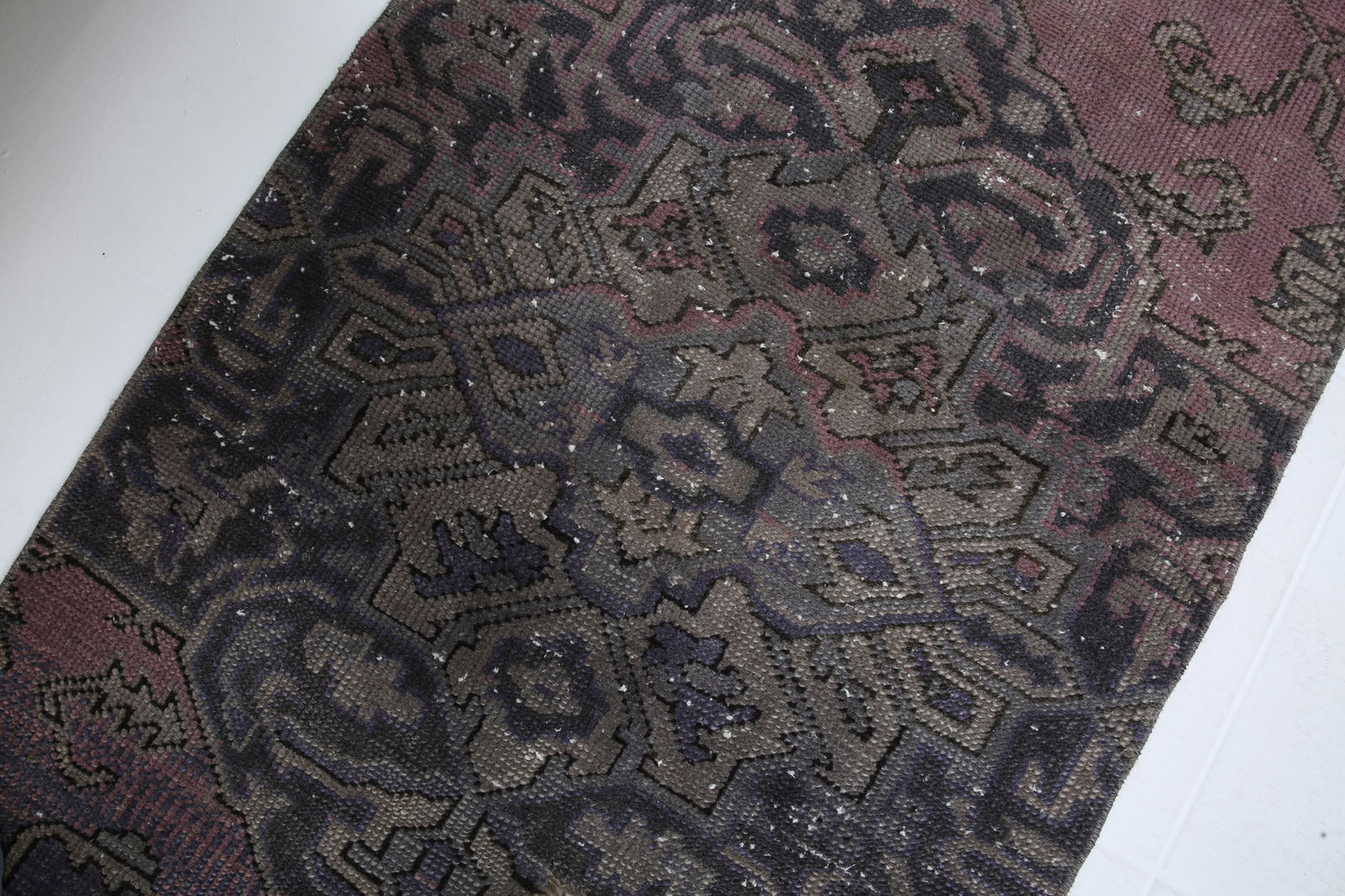 2'7'' x 9'2'' Handmade Vintage Wool Rug - 18740 - 6