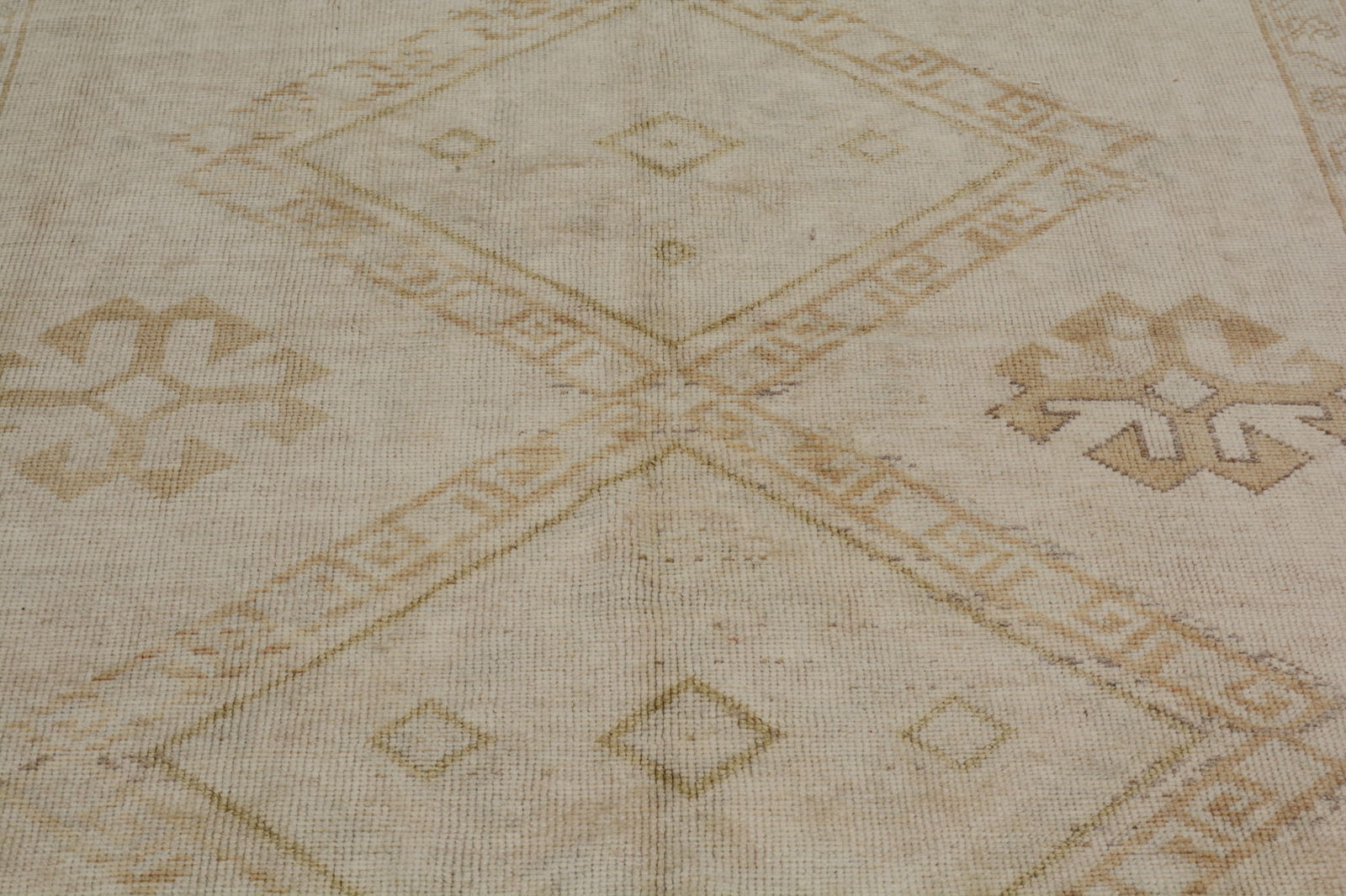 TURKISH HAND KNOTTED WOOL RUG - 3