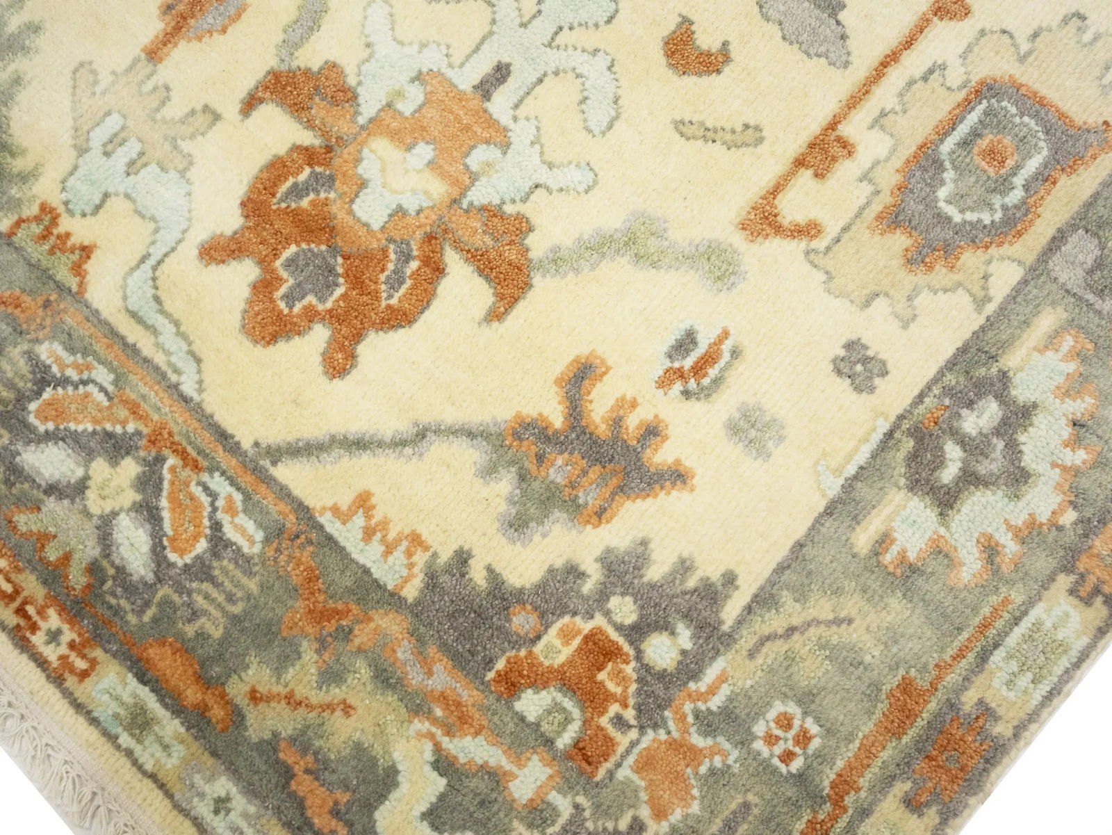 Muted Cream Floral 4X6 Oushak Chobi Oriental Rug - 11