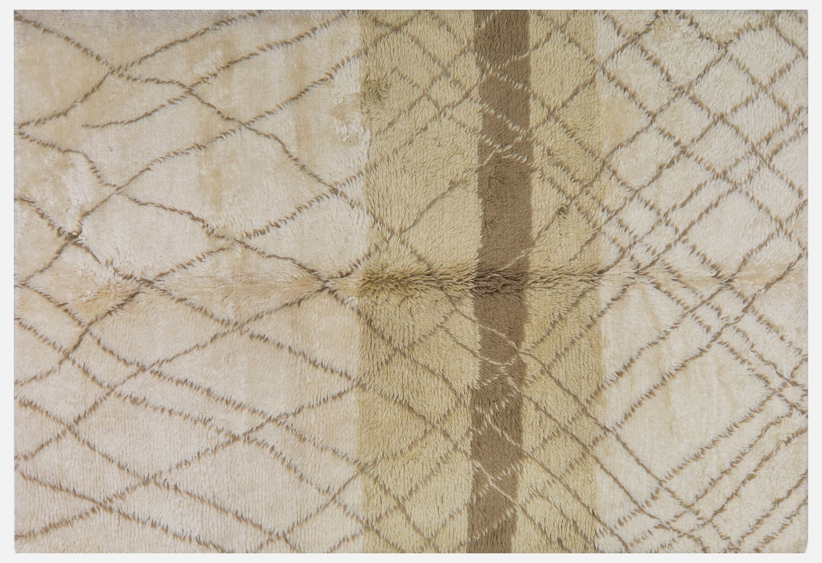 INDIAN HAND KNOTTED WOOL RUG: Title: INDIAN HAND KNOTTED WOOL RUG Size: 6X9 Age: NEW Origin: INDIAN Style: MOROCCAN STYLE Material: WOOL Care: PROFESSIONAL Structure: HAND KNOTTED Design: MOROCCAN Reserve: $650.00 Shipping:<