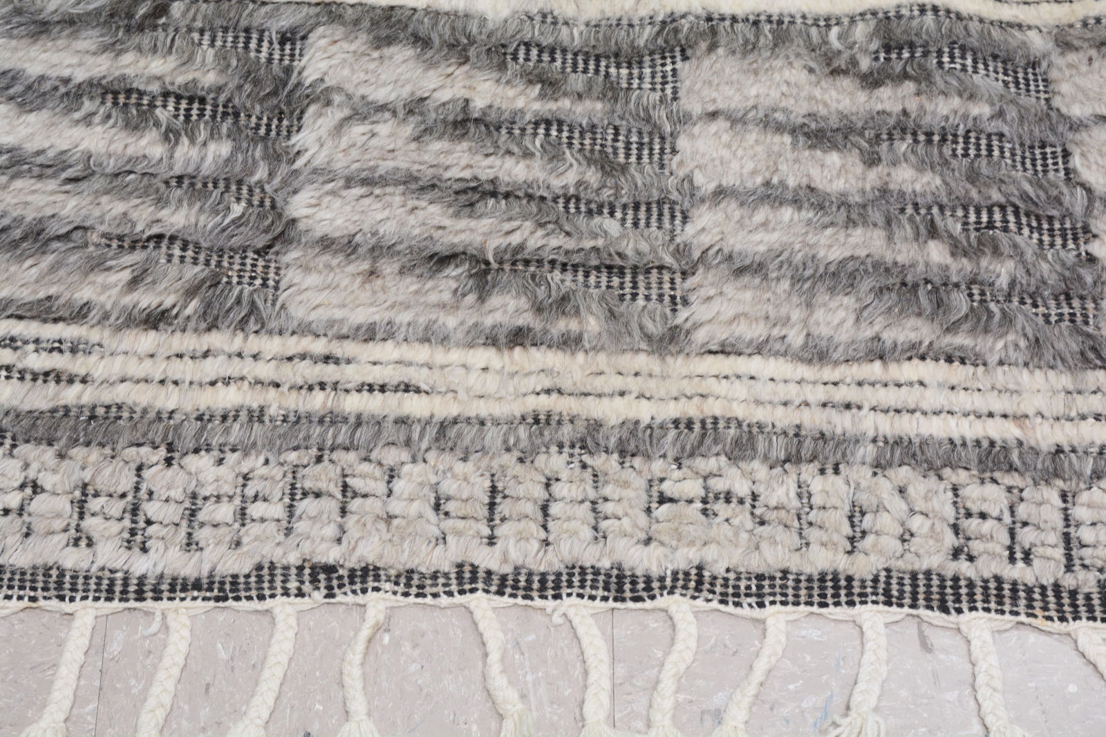 MOROCCAN HAND KNOTTED WOOL RUG - 5