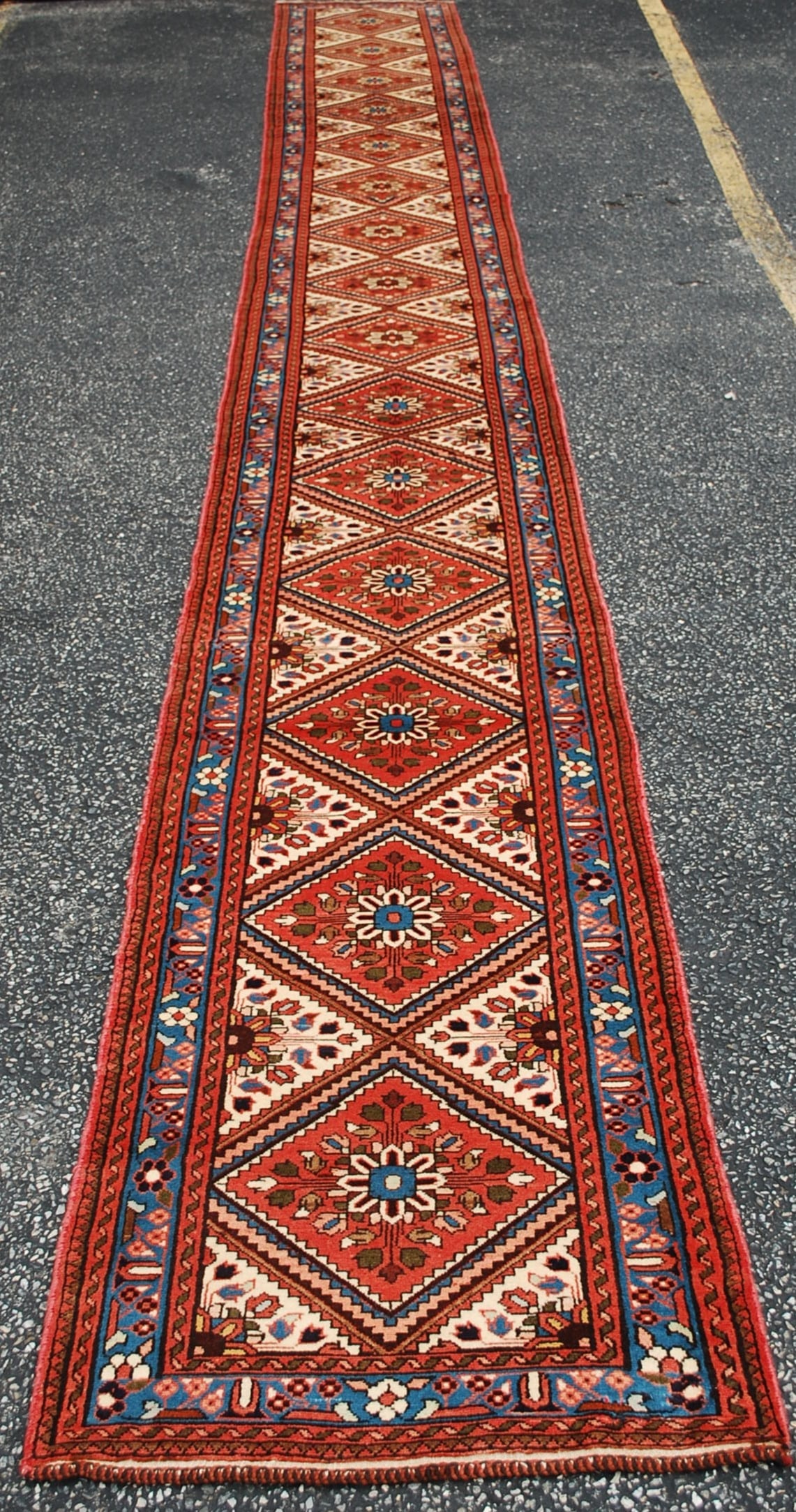 PERSIAN MALAYEER RUNNER 2.6 x21.7: Title: PERSIAN MALAYEER RUNNER 2.6 x21.7 Description: ONE OF A KIND VERY RARE SIZE FINE P-LILIHAN MALAYEER RUNNER ORIENTAL RUG with AMAZING COLOR COMBINATIONS.........all Natural vegetable dye wool wo