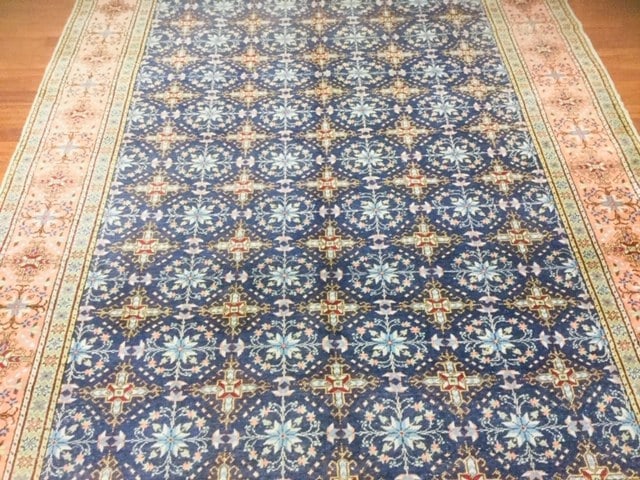 Antiqur Turkish Kaysari rug -4736/113: Title:Antiqur Turkish Kaysari rug -4736/113Description:An antique Turkish katysari rug from central Turkey, size 6 ft. 7 inches by 9 ft. 6 inches, circa 1930, excellent condition with one area of