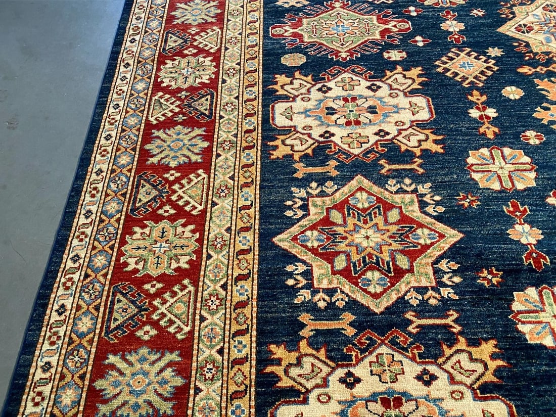 FINE SUPER KAZAK RUG 8'.1"x9'.10" - 3