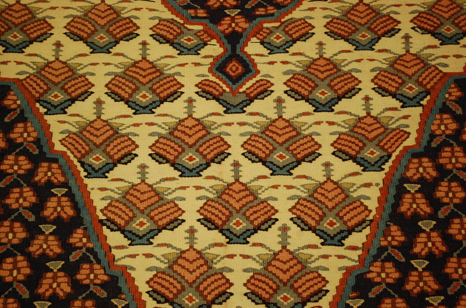 Persian SENNAH KILIM RUG 3.8x5.4 - 7