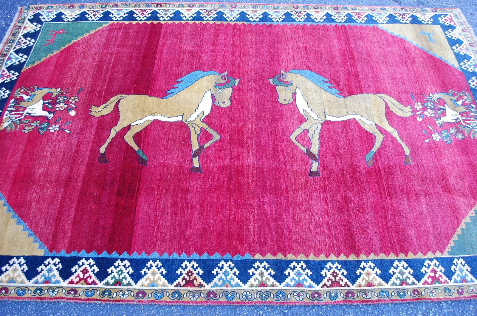 Persain SHIRAZ RUG 5' x 7'10" - 2