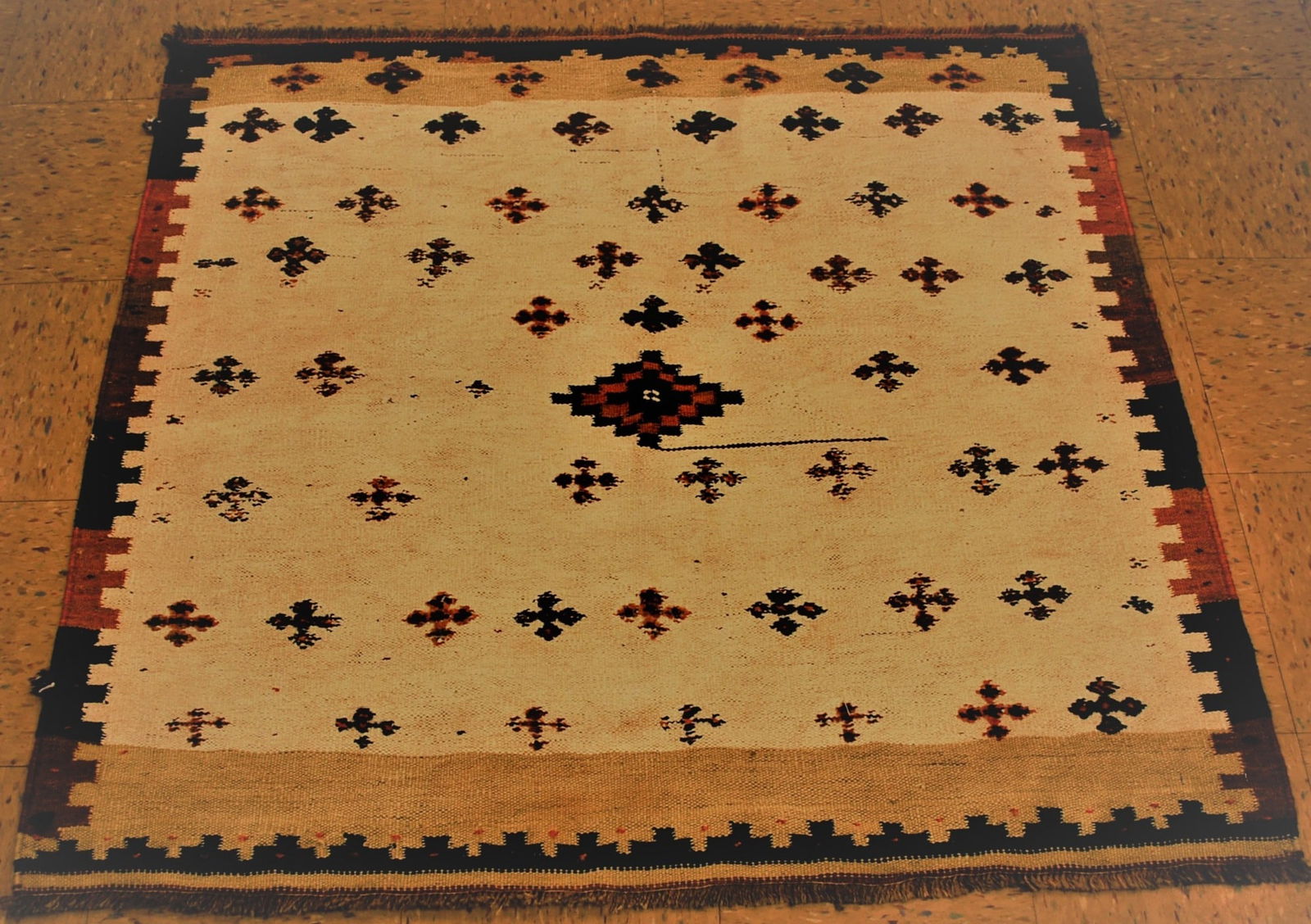 PERSIAN SHIRAZ RUG 3.9x4.2 (1 of 8)