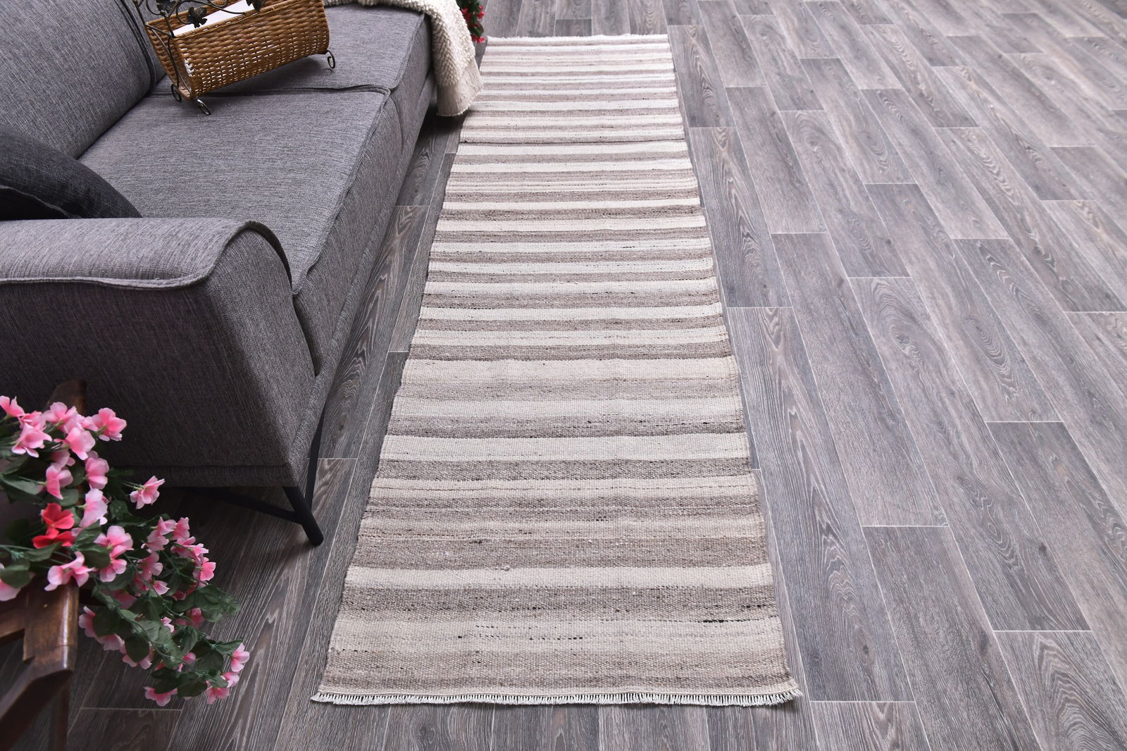 2'6'' x 9'3'' Turkish Handmade Kilim Rug - 245087 - 3