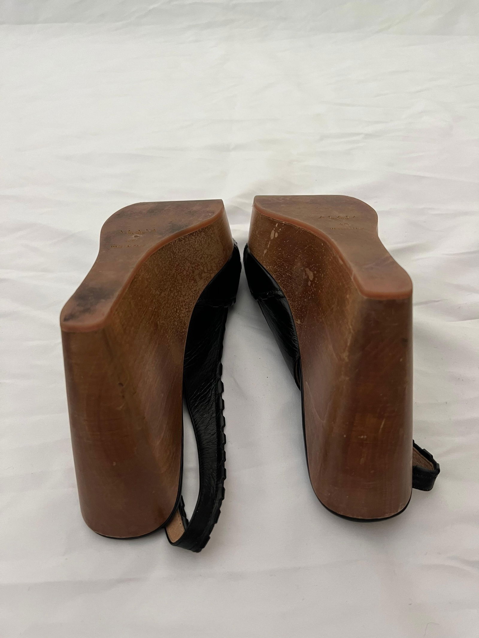 Alaia Paris Leather and Wood Platform Wedge Sandals, Size 40 - 11