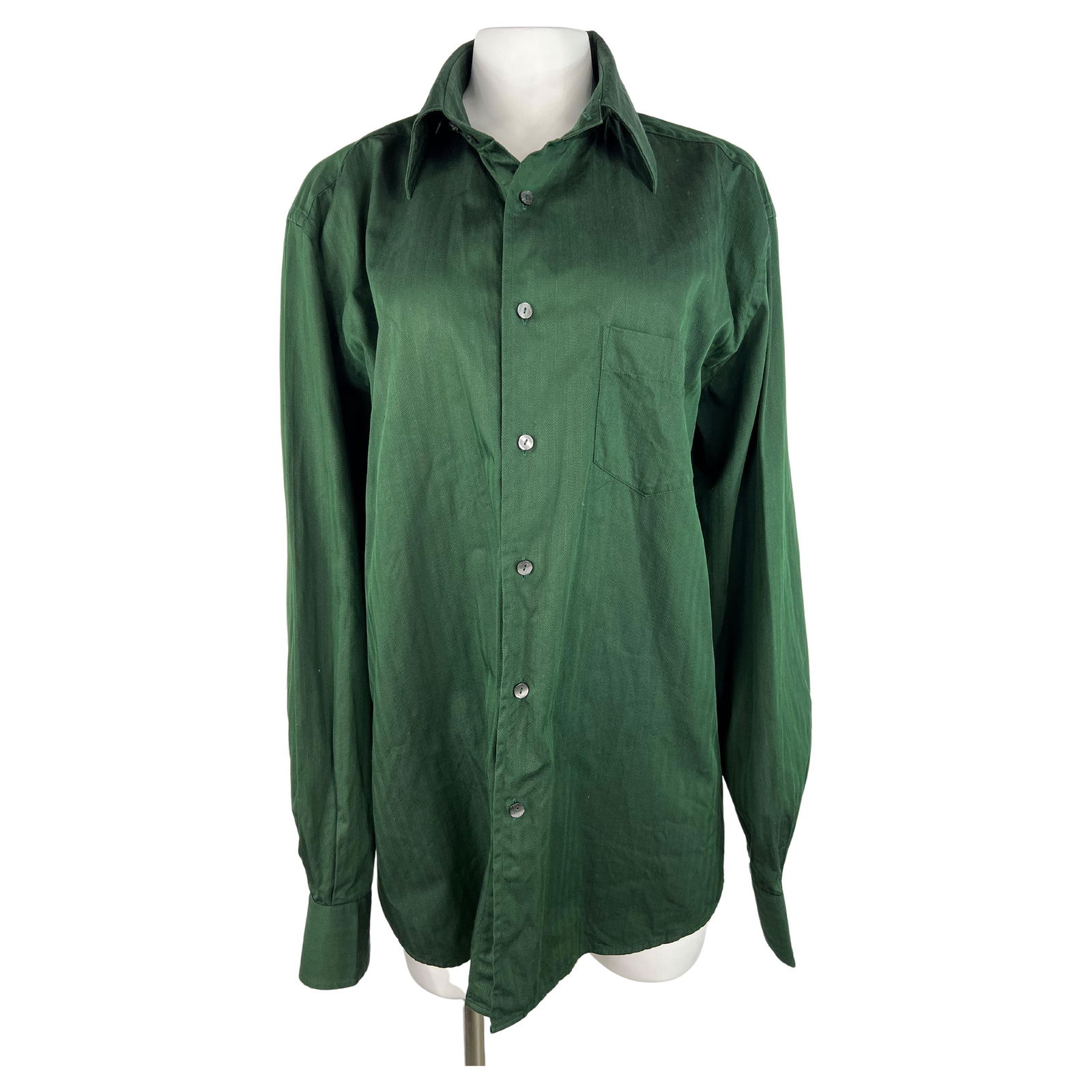 Dolce & Gabbana Green Button Down Shirt, Size 18/ 44: Product details: The shirt features zig zag pattern and side pocket detail. Made in Italy. Reserve: $232.00 Shipping: Domestic: Flat-rate of $85.99 to anywhere within the contiguous U.S. Int