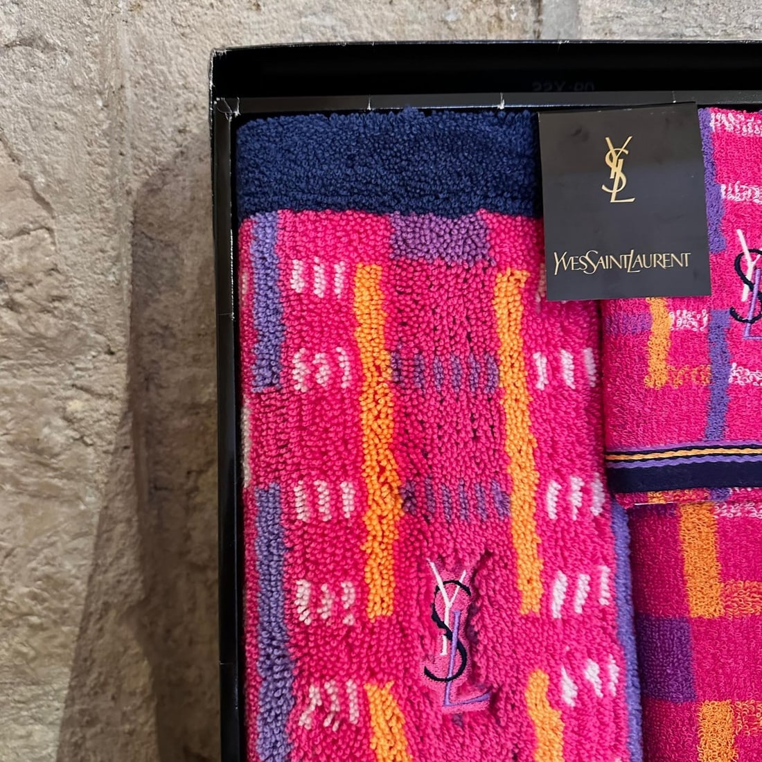 YVES SAINT LAURENT "Bathroom Set" Rug/2 Guest Towels/1 Face Towel - 4