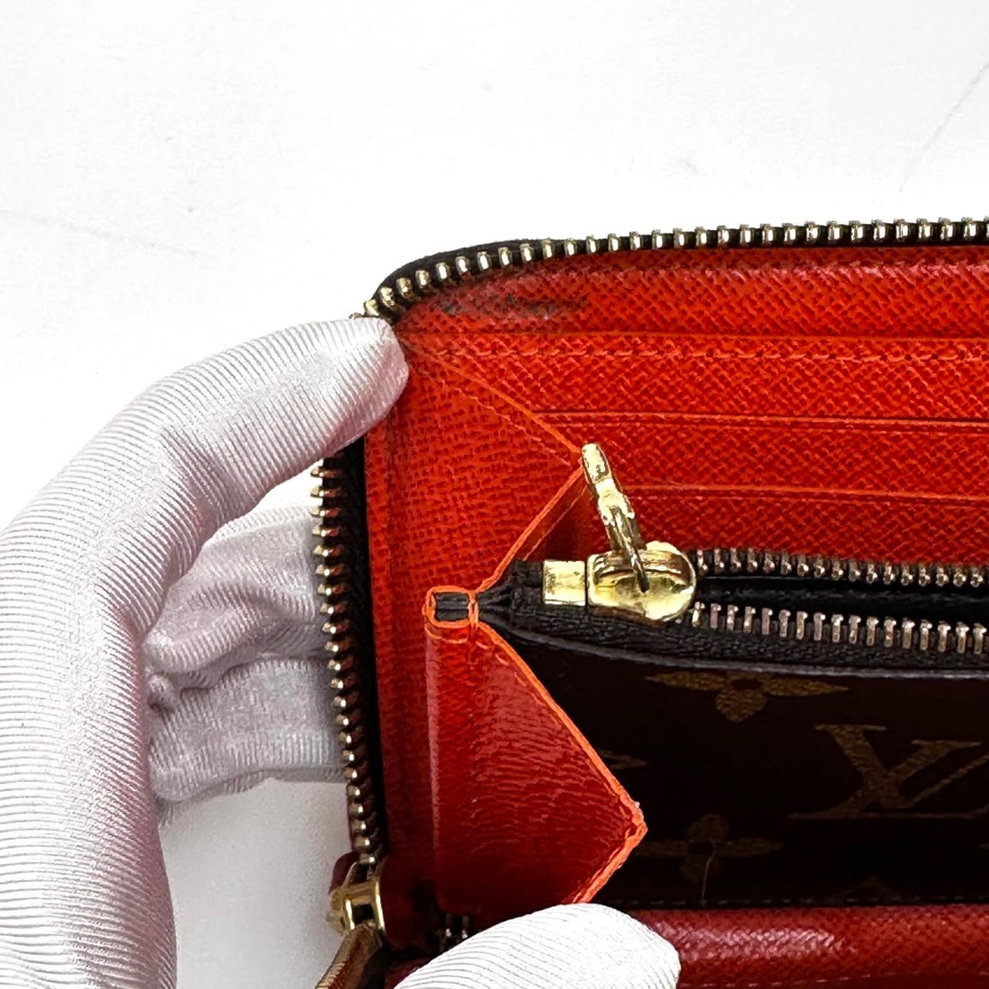 LOUIS VUITTON Zippé Clémence wallet in Monogram canvas and orange - 12