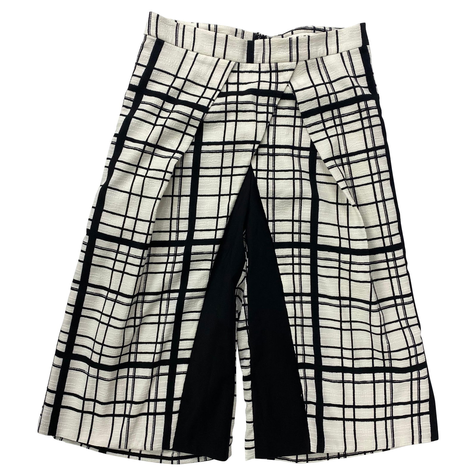 DO+BE Black and White Plaid Capri Pants, Size M: Product details: The pants feature black and white plaid pattern, wide leg (12 inches across) and high waisted. Reserve: $152.00 Shipping:Domestic: Flat-rate of $85.99 to anywhere within