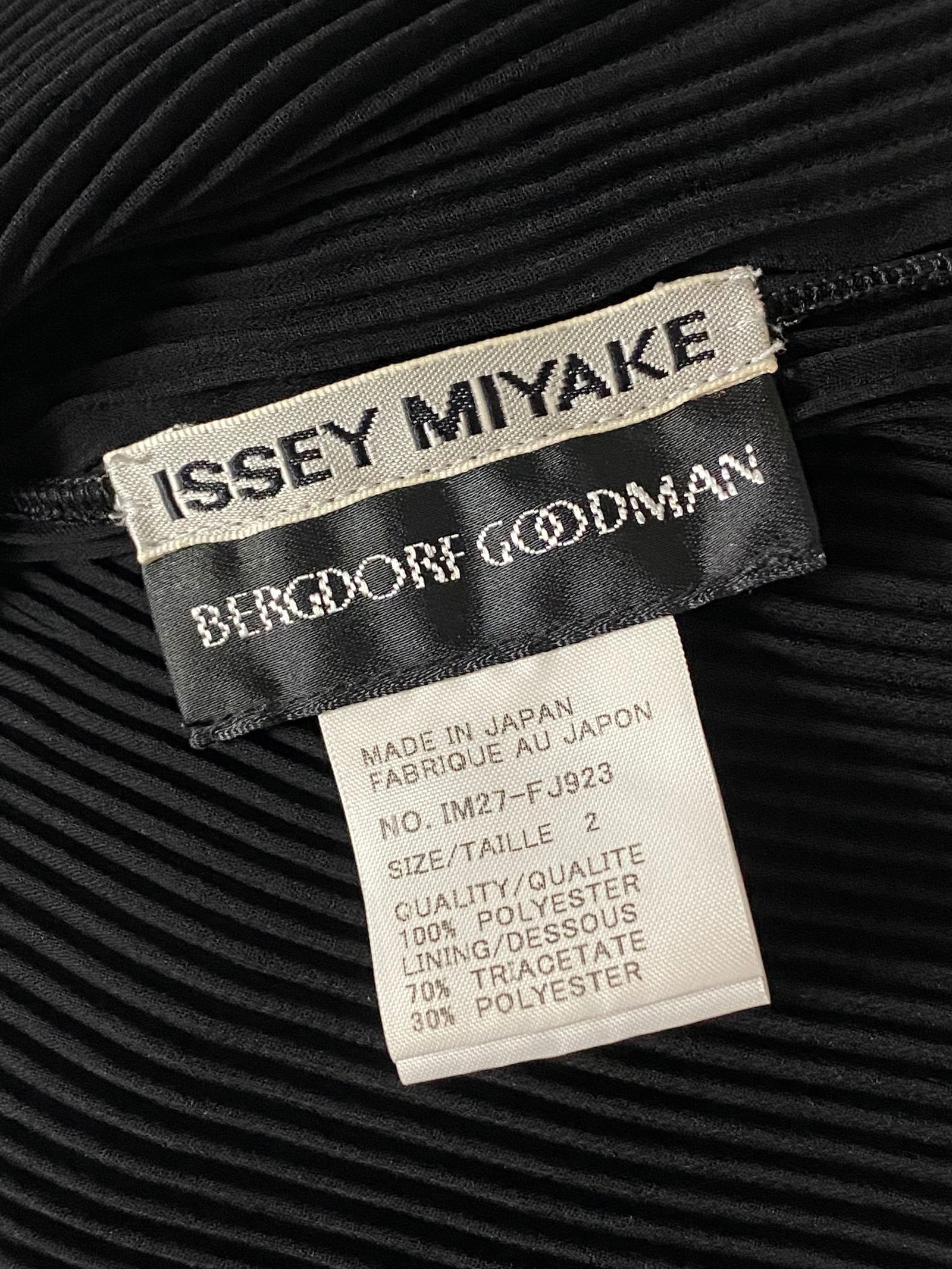 Issey Miyake Black Sleeveless Top Size 2 - 13
