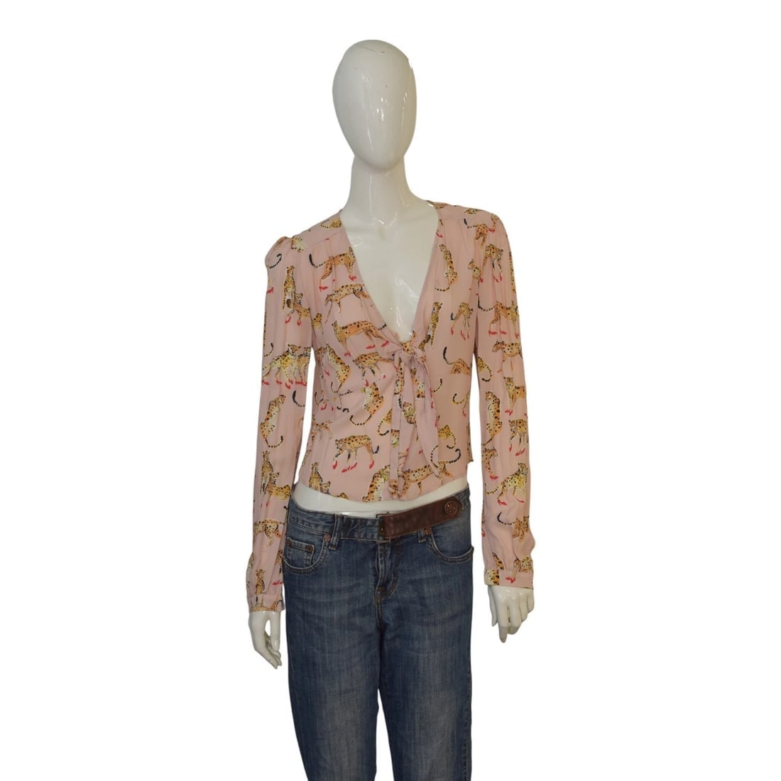 PINKO Made in Italy Leopard Print Tie-Front Blouse – Size IT 40 / US 4–6: Title:PINKO Made in Italy Leopard Print Tie-Front Blouse – Size IT 40 / US 4–6Description:PINKO Made in Italy Leopard Print Tie-Front Blouse – Size IT 40 / US 4–6 Elevate your