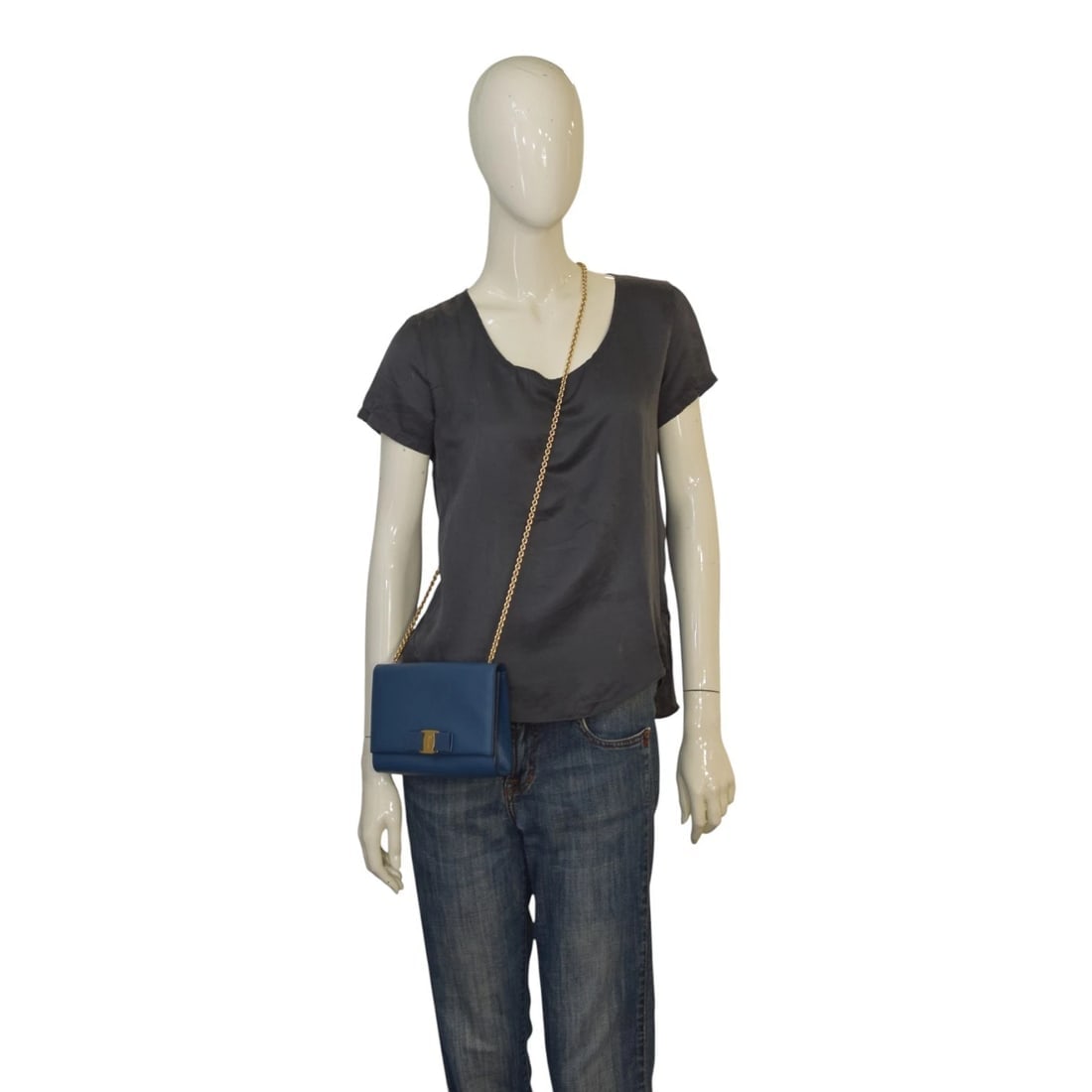 Salvatore Ferragamo Vara Bow Chain Shoulder Bag in Blue Saffiano Leather - 14