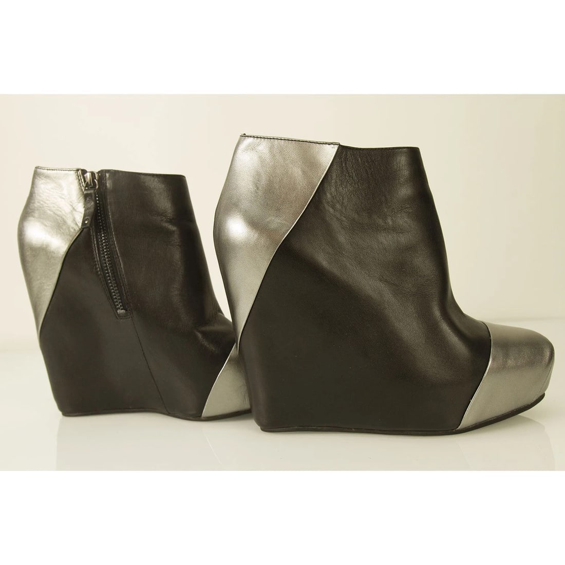 Pierre Balmain Black Leather & Silver Wedge platform Ankle Boot Booties Shoes 40 - 5