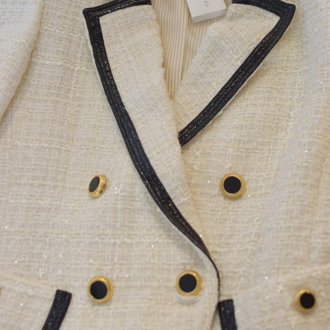 Veronica Beard Cream Tweed Bouclé Blazer with Black Trim – Made in USA, Size 10 - 5