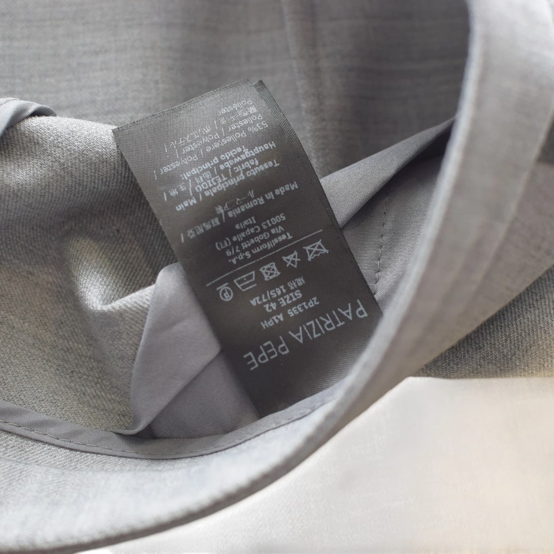 Patrizia Pepe Grey Virgin Wool Blazer & Pants Suit – Italian Designer, Size 44 - 15