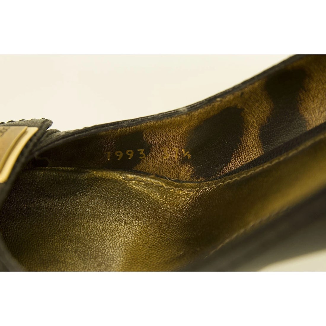 Dolce & Gabbana Dark Brown Leather Pumps Round Toe Wooden Heel sz 37,5 shoes - 10