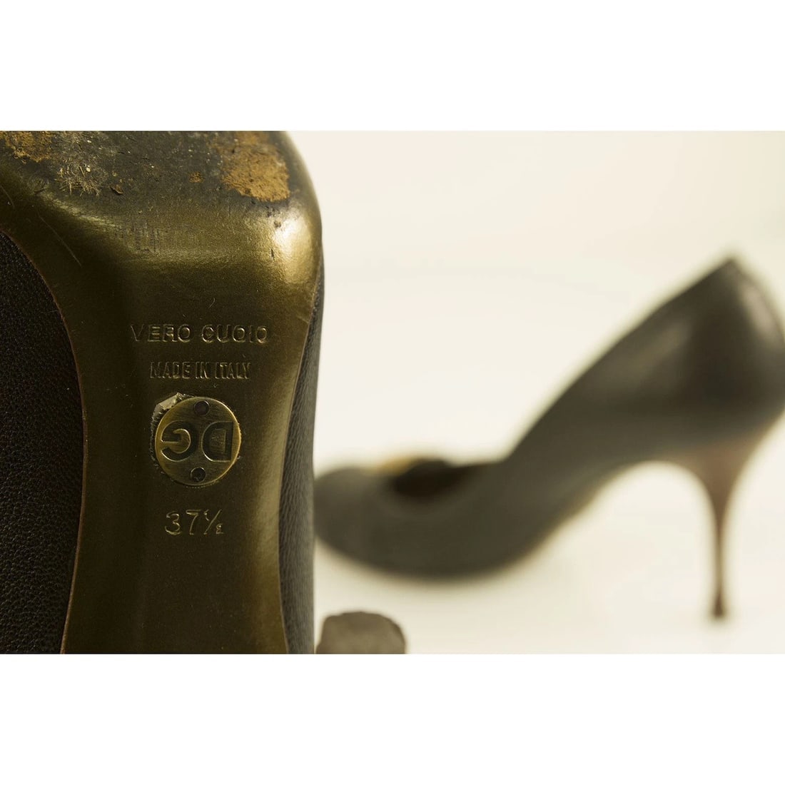 Dolce & Gabbana Dark Brown Leather Pumps Round Toe Wooden Heel sz 37,5 shoes - 11