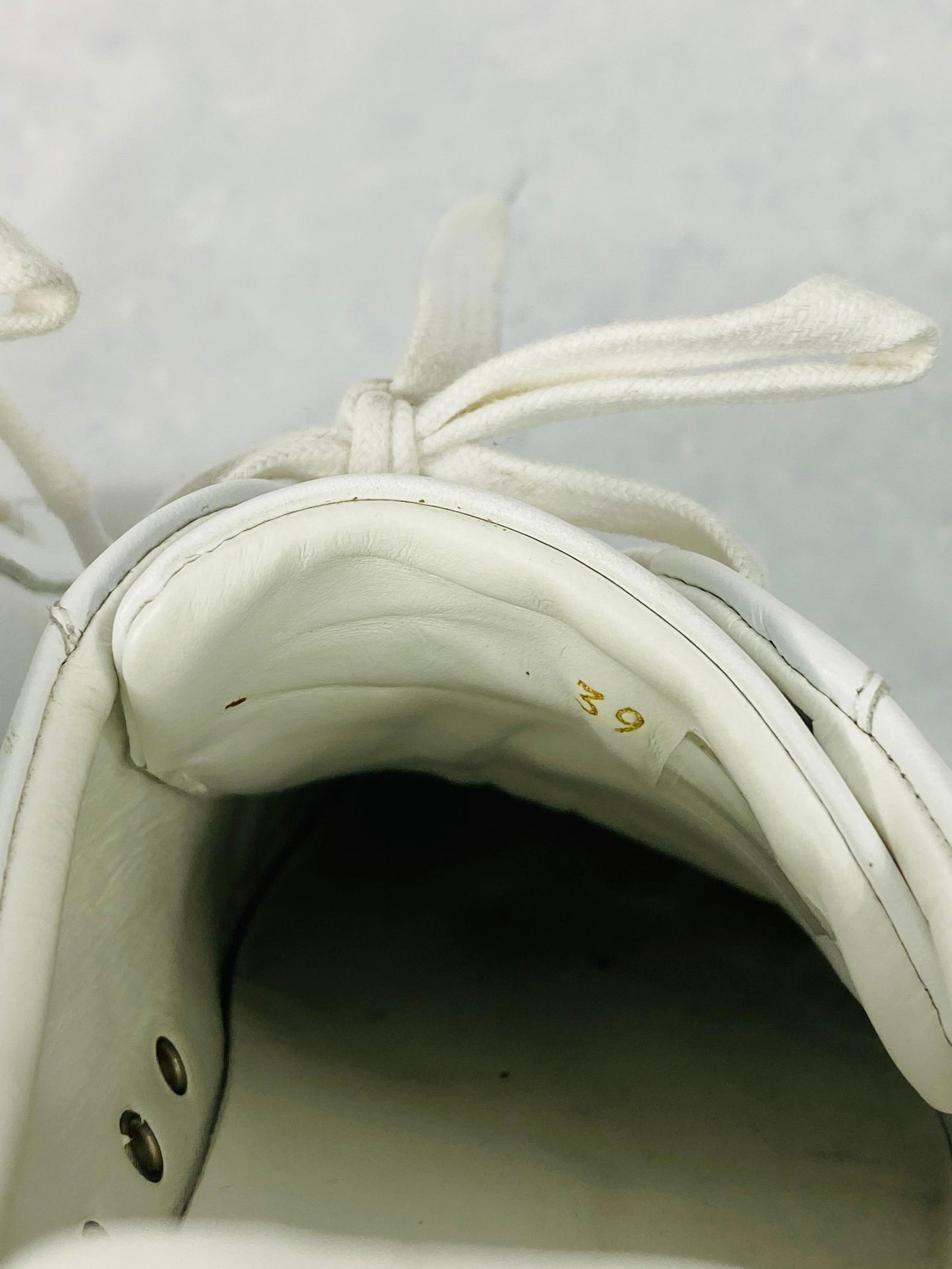 Anya Hindmarch White Leather Sneakers Size 39 - 18