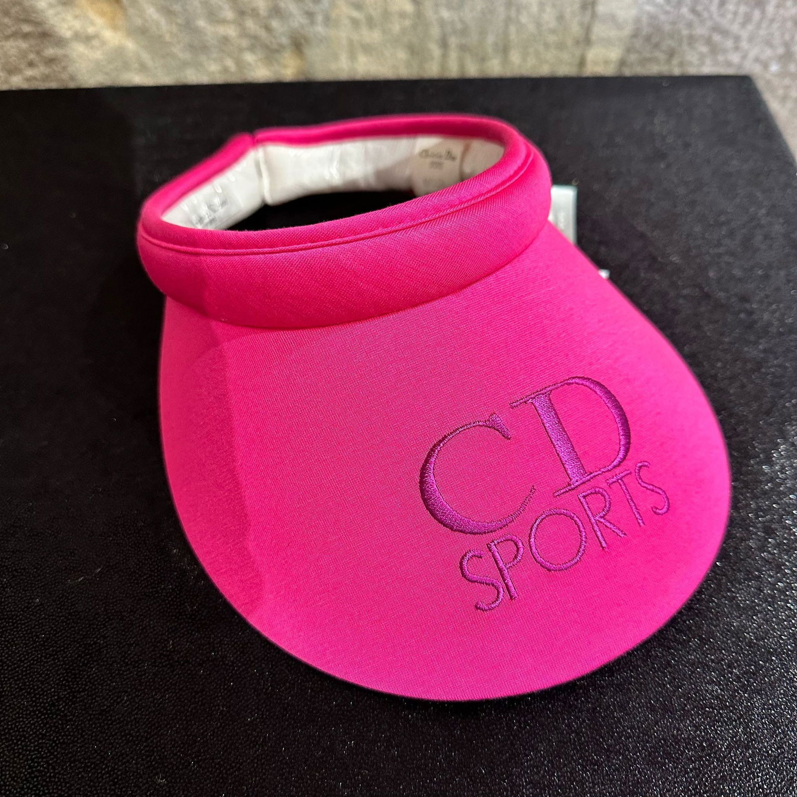 CHRISTIAN DIOR SPORT Vintage visor in fuchsia cotton: Title:CHRISTIAN DIOR SPORT Vintage visor in fuchsia cottonMaterials:CottonDimensions:It is adjustable, so it is suitable for all sizes.Description:(6028A58). The Vintage Christian Dior Sports Visor