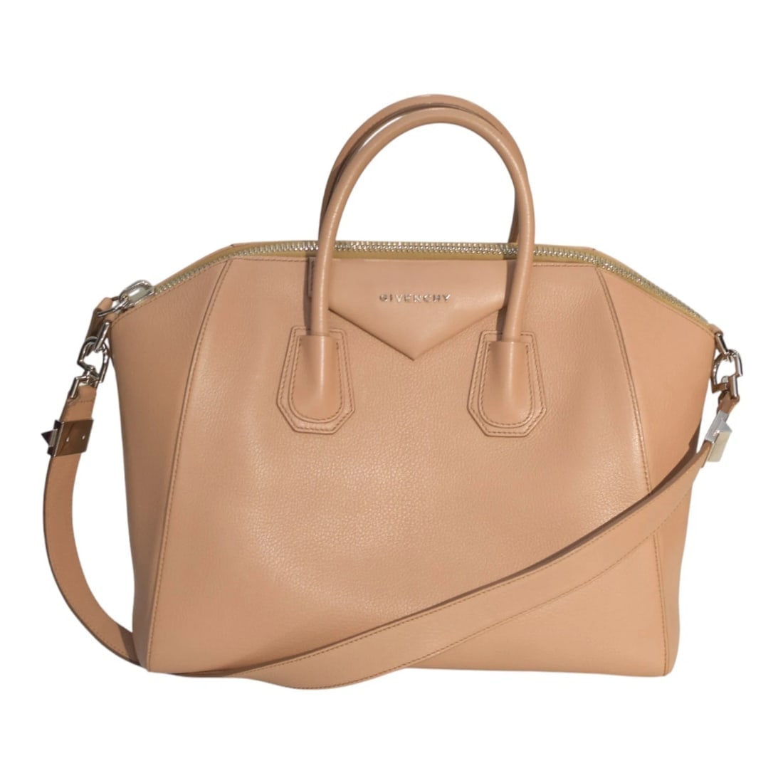 Givenchy Antigona Medium Bag in Nude Beige Leather with removable strap: Title:Givenchy Antigona Medium Bag in Nude Beige Leather with removable strapDescription:Givenchy Antigona Medium Bag in Nude Beige Leather A timeless classic from Givenchy, the Antigona bag embodies