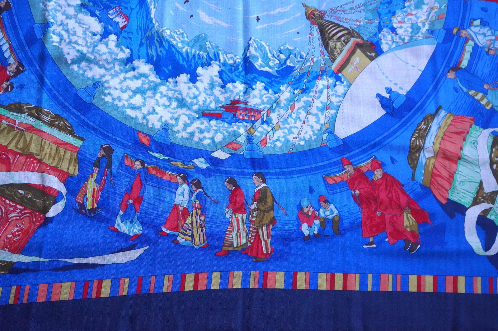 Vintage Hermès Prières Au Vent Cashmere Blue Silk Shawl - 2