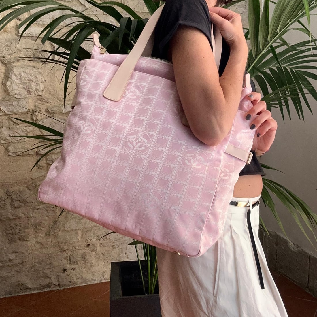 CHANEL Travel Line Shopper Bag in Pink Jacquard - 2