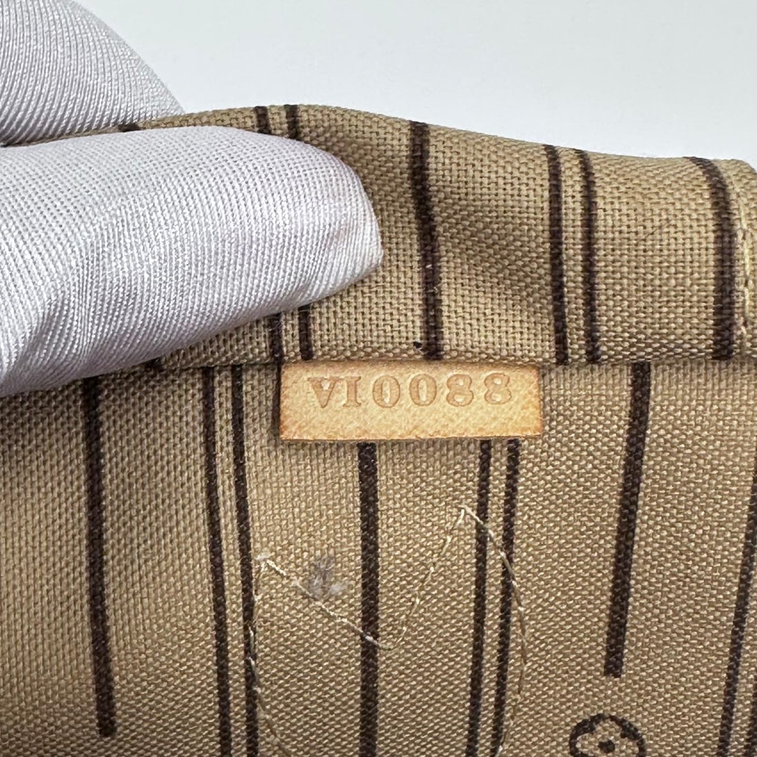 LOUIS VUITTON Neverfull PM Bag in Monogram Canvas - 14