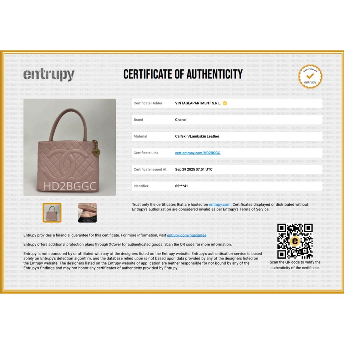 CHANEL Vintage Medaillon Handbag in Pink Lambskin - 17