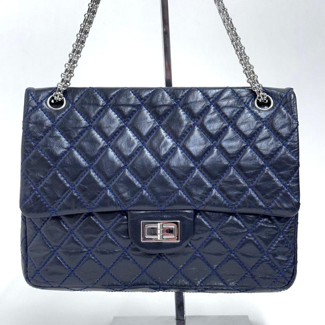 CHANEL Reissue 2.55 Bag, Size 30, Navy Blue Leather with Silver Hardware: Title:CHANEL Reissue 2.55 Bag, Size 30, Navy Blue Leather with Silver HardwareMaterials:LeatherDimensions:• Length: 30 cm• Height: 22 cm• Width: 10 cmDescription:(6203B1022). Chanel