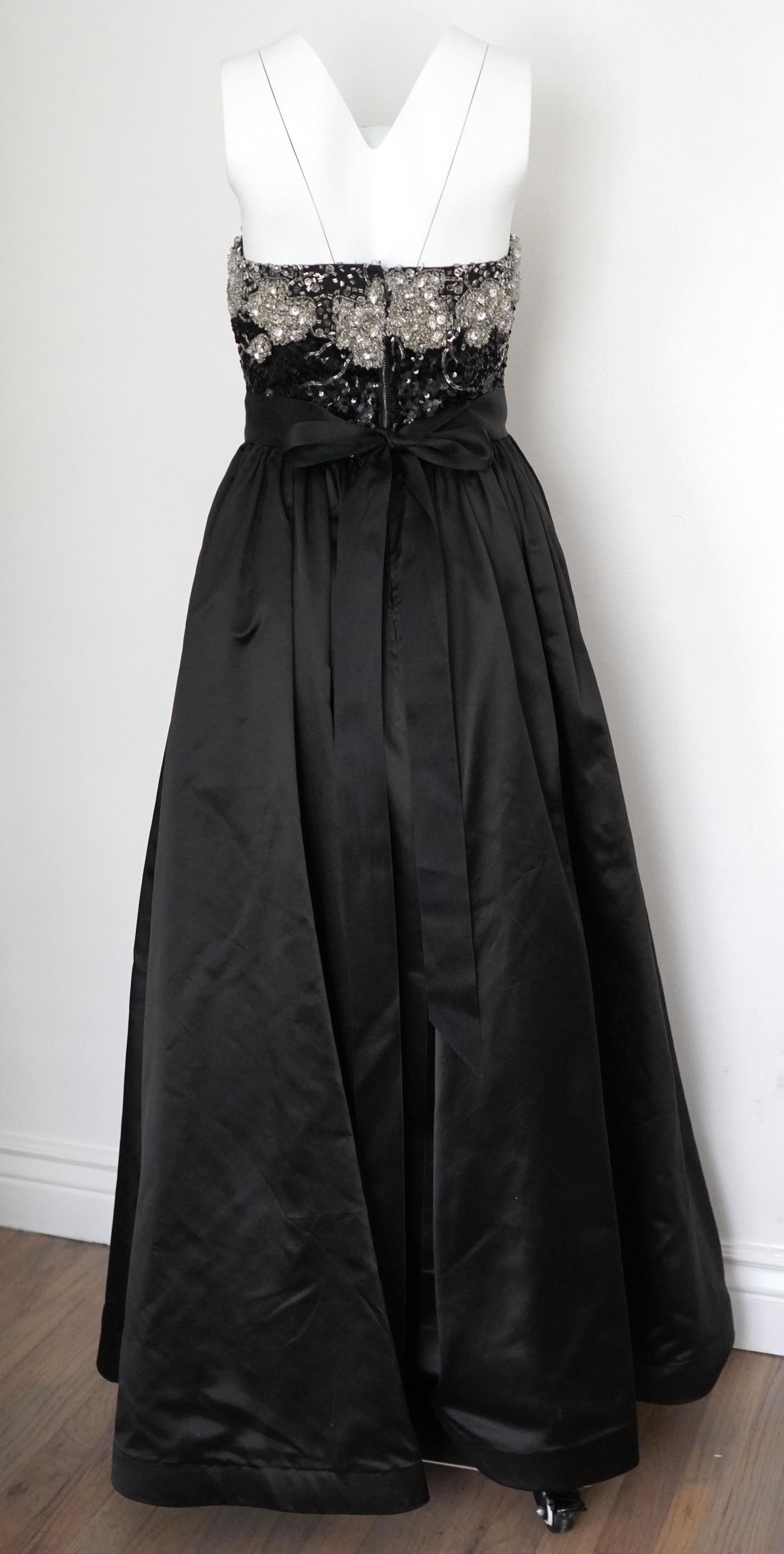 Vintage OSCAR DE LA RENTA Black Silk & Swarovski Maxi Evening Dress Gown Size 8 - 9
