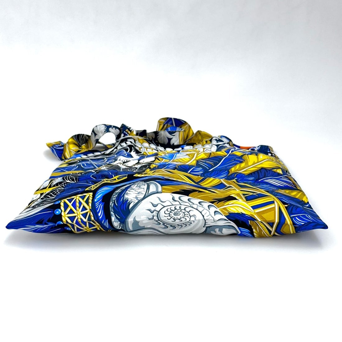 HERMES “Les Plumes” Multicolor Silk Twill Tote Bag – Never Used - 14