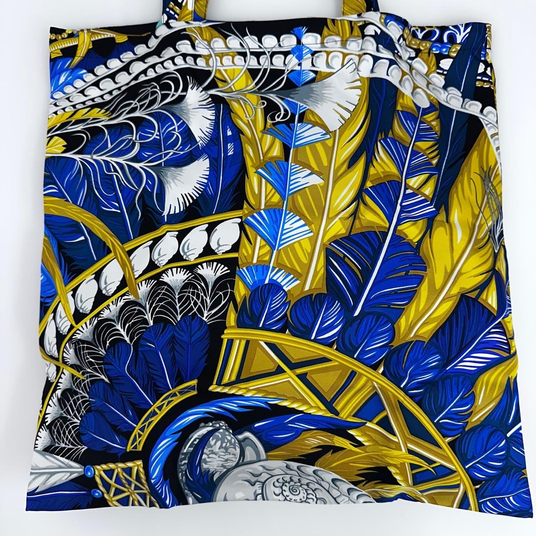 HERMES “Les Plumes” Multicolor Silk Twill Tote Bag – Never Used - 4