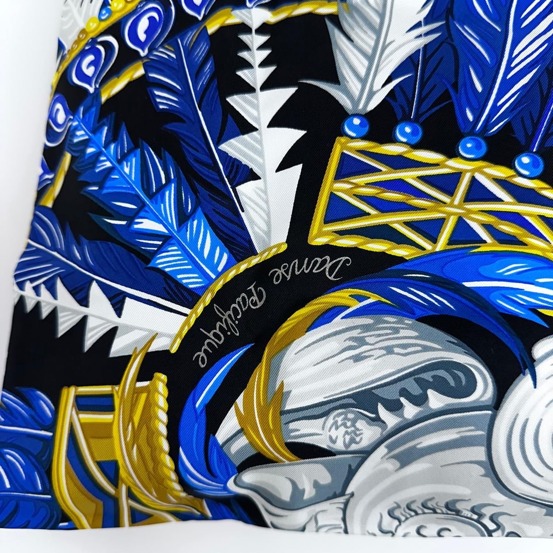 HERMES “Les Plumes” Multicolor Silk Twill Tote Bag – Never Used - 6