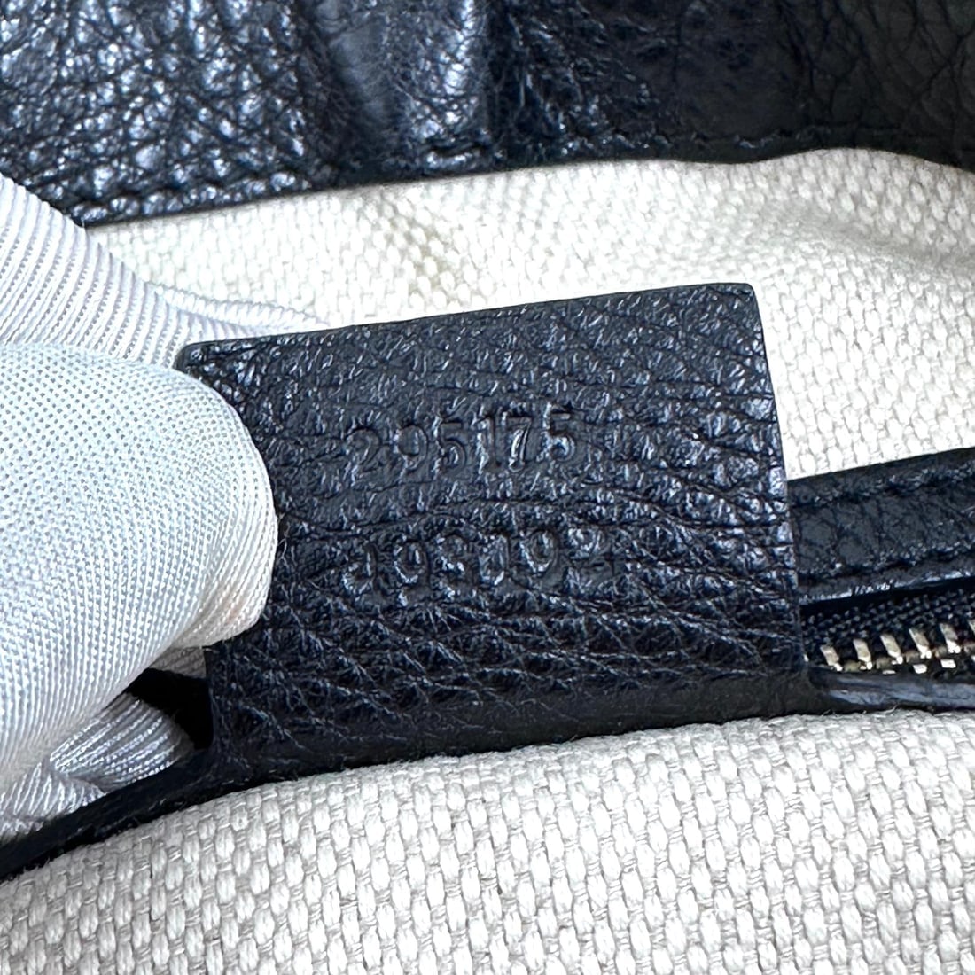 GUCCI Soho Disco Bag in Black Hammered Leather - 15