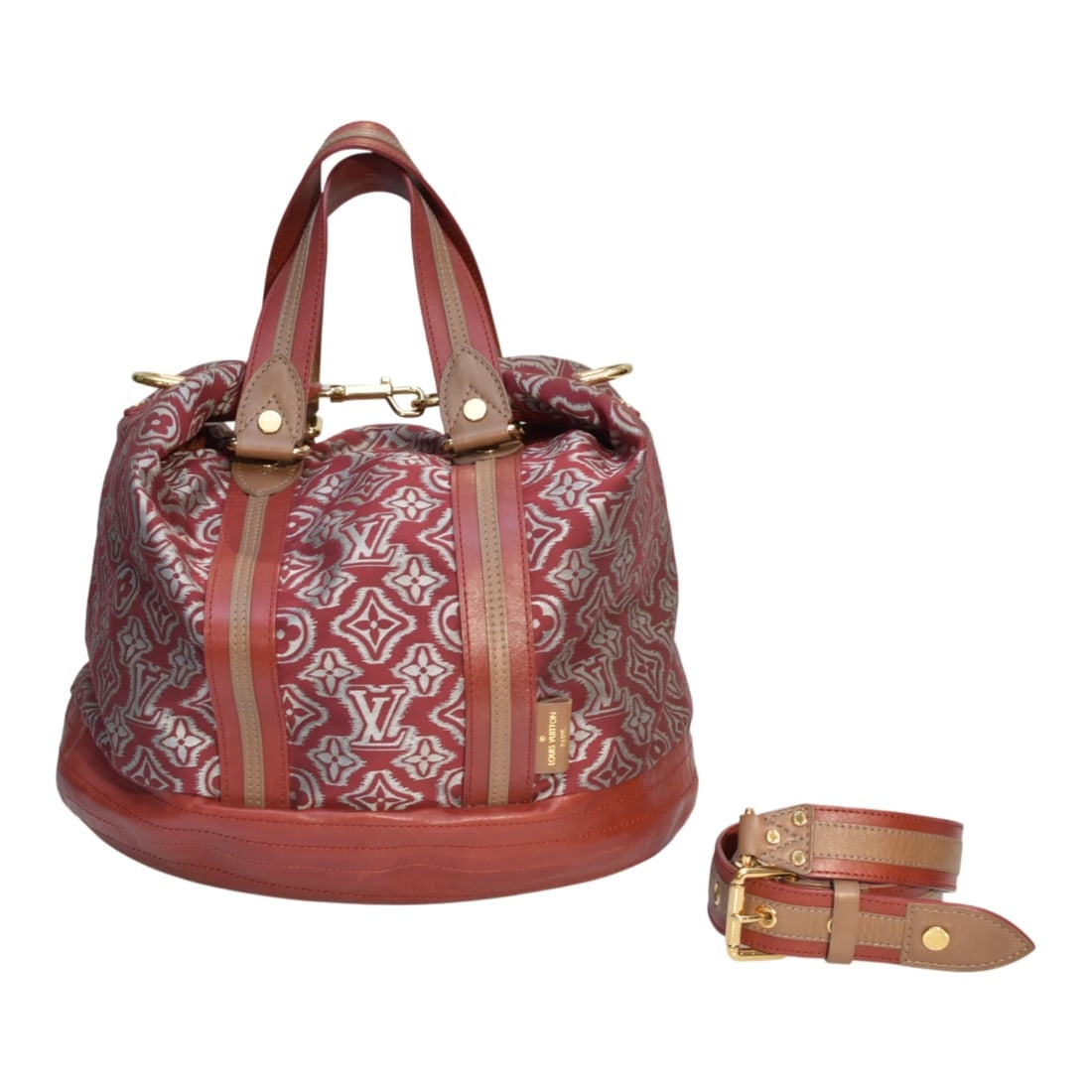 Louis Vuitton 2010 Limited Edition Bordeaux Monogram Jacquard Aviator satchel: Title:Louis Vuitton 2010 Limited Edition Bordeaux Monogram Jacquard Aviator satchelDescription:Louis Vuitton 2010 Limited Edition Bordeaux Monogram Jacquard Aviator satchel This authentic Louis