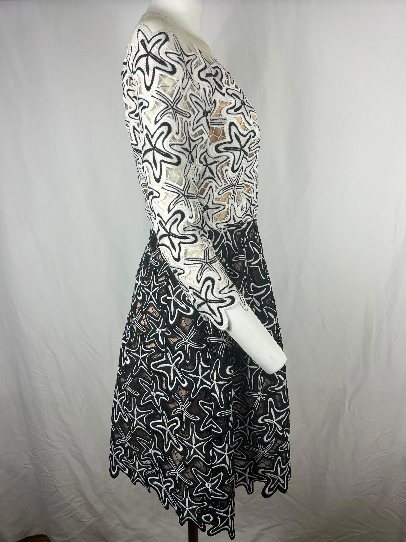 Oscar de la Renta Black and White Mini Dress, Size 6 - 12