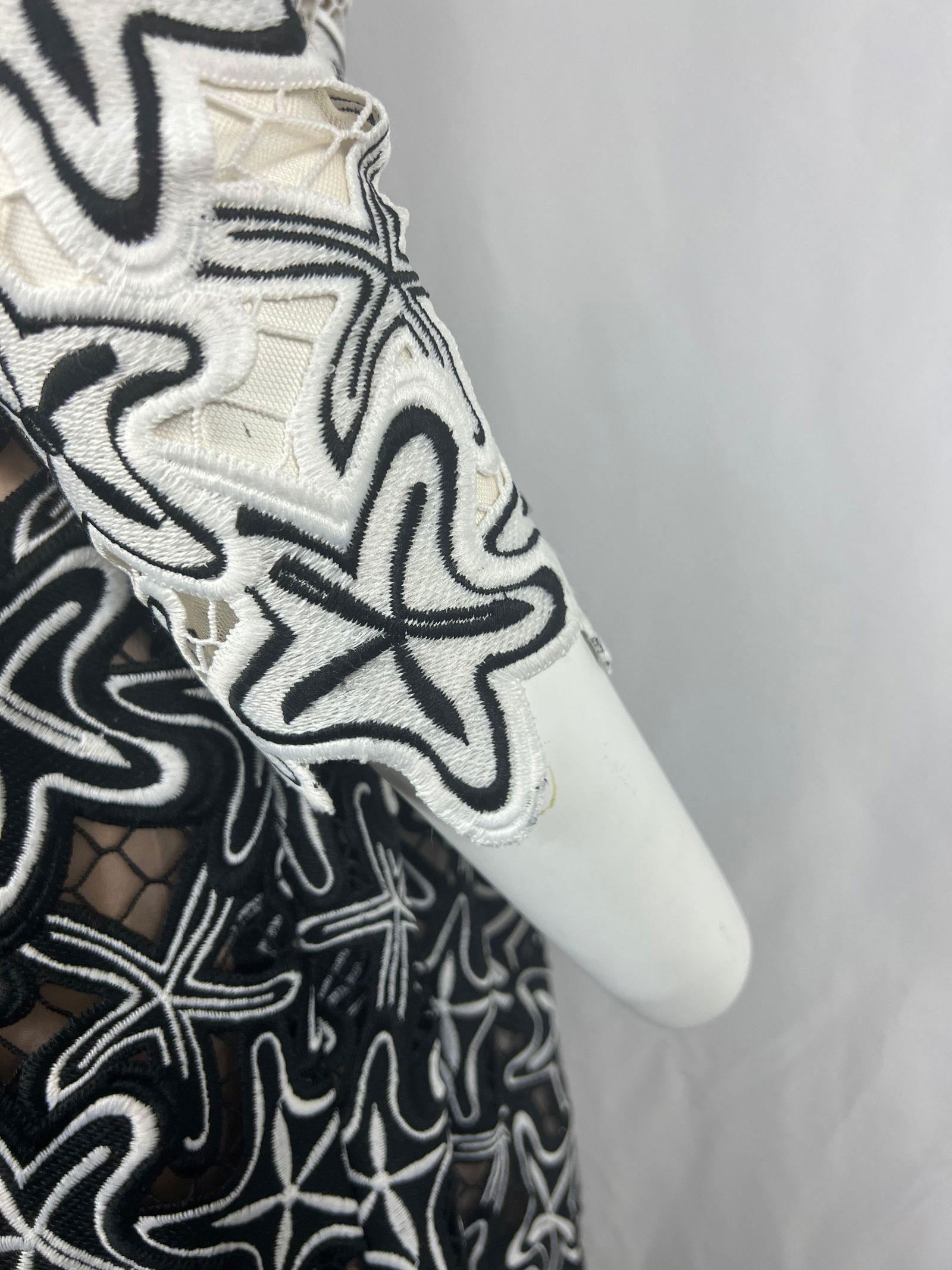 Oscar de la Renta Black and White Mini Dress, Size 6 - 14