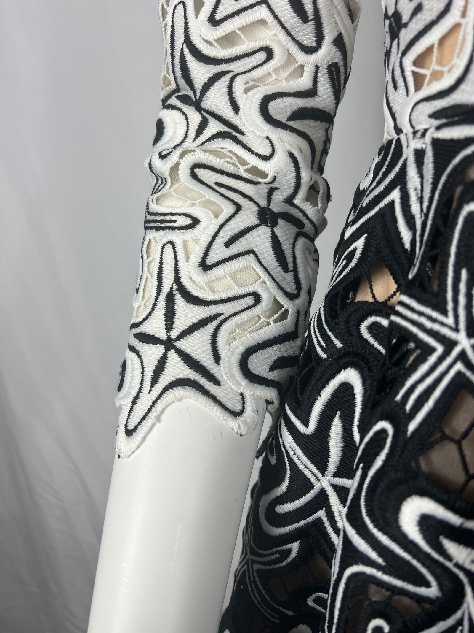 Oscar de la Renta Black and White Mini Dress, Size 6 - 19