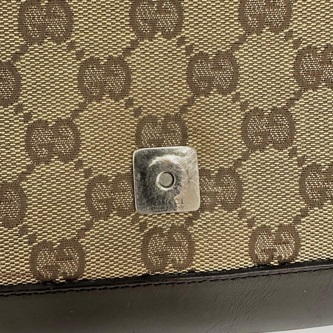 GUCCI GG Supreme Hobo Bag with Oversized Resin Chain - 14