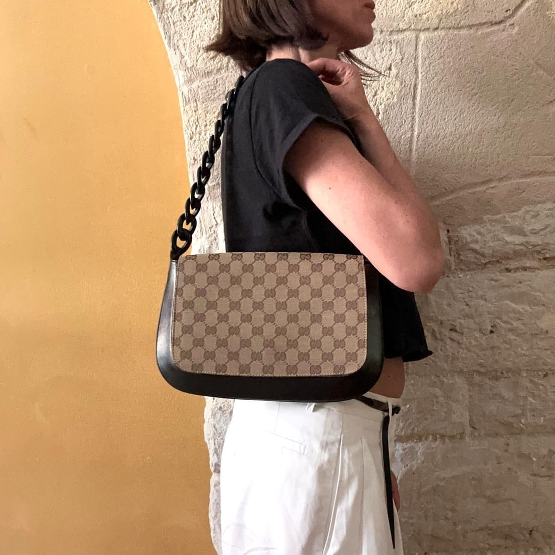 GUCCI GG Supreme Hobo Bag with Oversized Resin Chain - 2