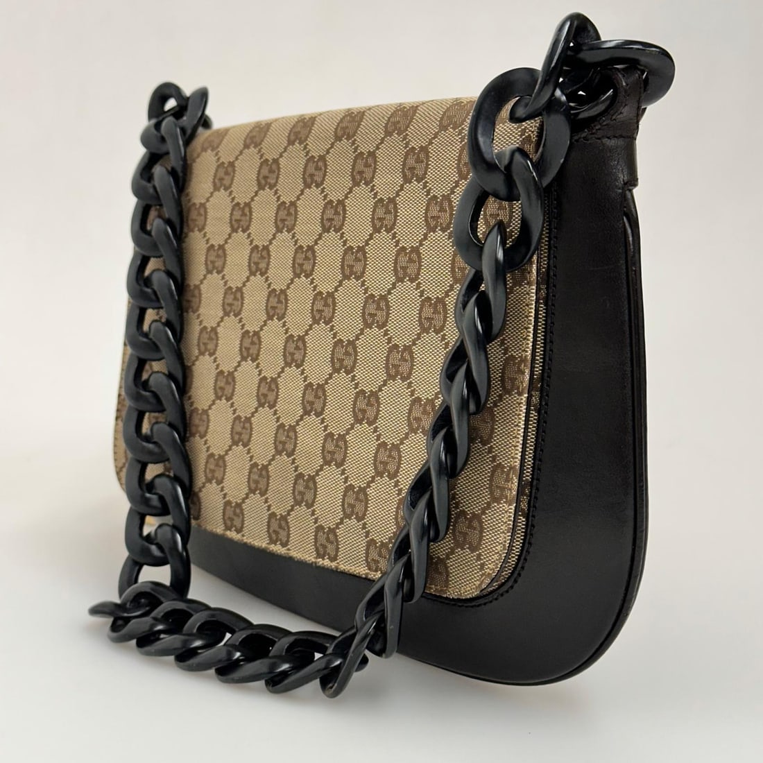 GUCCI GG Supreme Hobo Bag with Oversized Resin Chain - 3